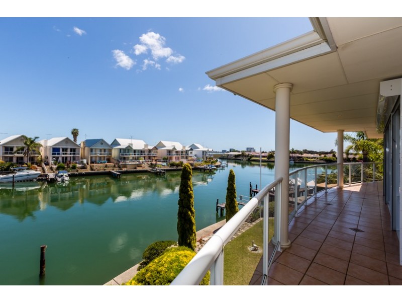 16 Fortescue Court, Dudley Park WA 6210