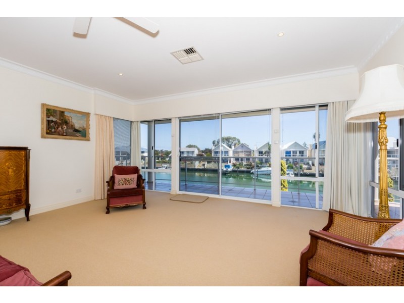 16 Fortescue Court, Dudley Park WA 6210