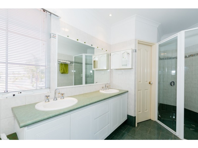 16 Fortescue Court, Dudley Park WA 6210