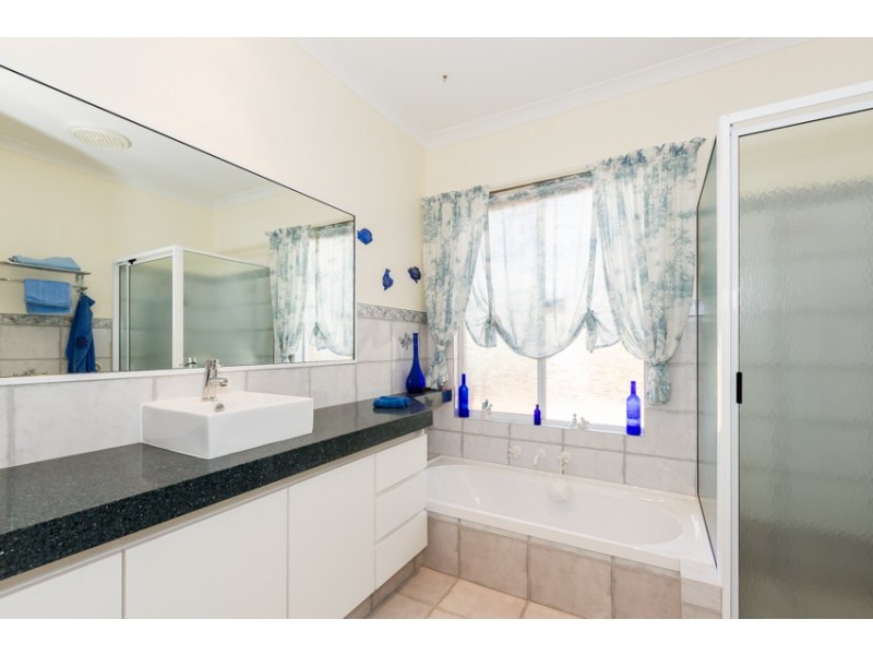 16 Fortescue Court, Dudley Park WA 6210