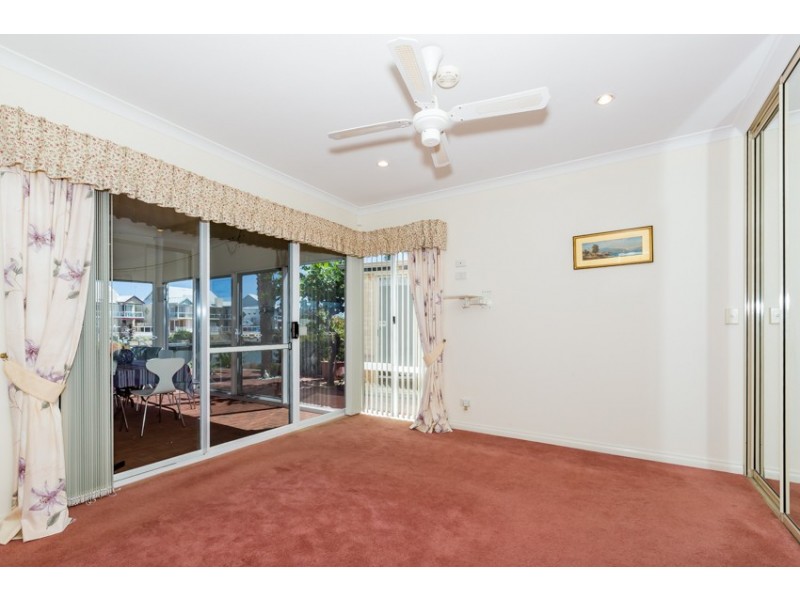 16 Fortescue Court, Dudley Park WA 6210