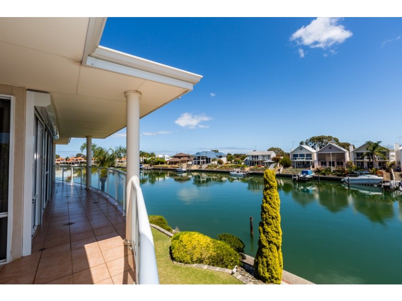 16 Fortescue Court, Dudley Park WA 6210