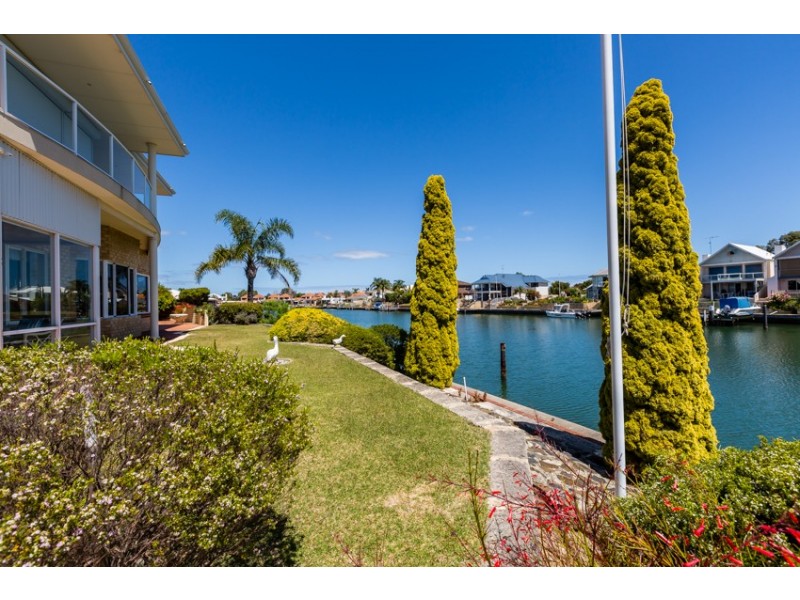 16 Fortescue Court, Dudley Park WA 6210