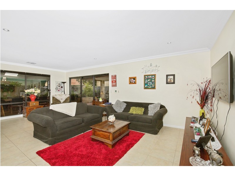 60 Chatsworth Drive, Erskine WA 6210