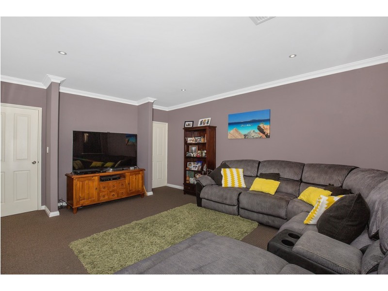 60 Chatsworth Drive, Erskine WA 6210