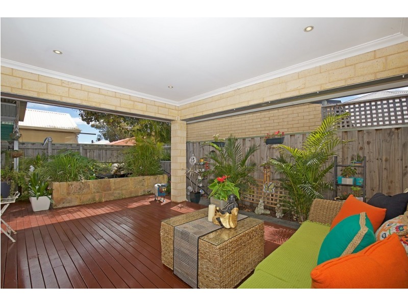 60 Chatsworth Drive, Erskine WA 6210