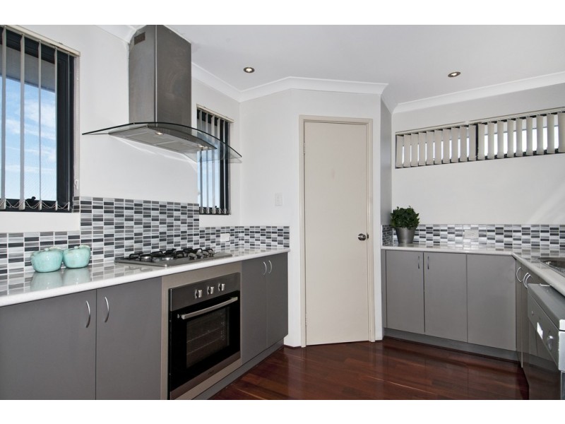 26 Sail Avenue, Wannanup WA 6210