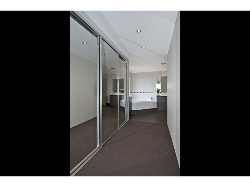 26 Sail Avenue, Wannanup WA 6210