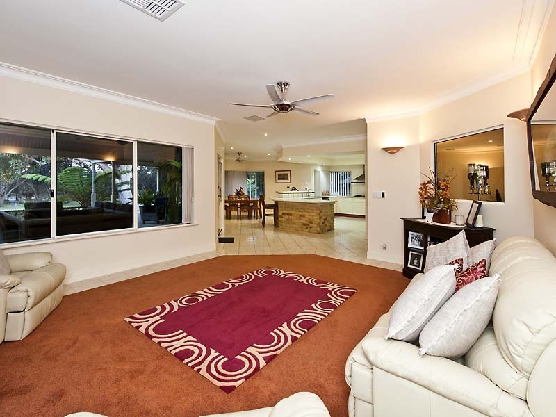 9 Norton Avenue, Mandurah WA 6210