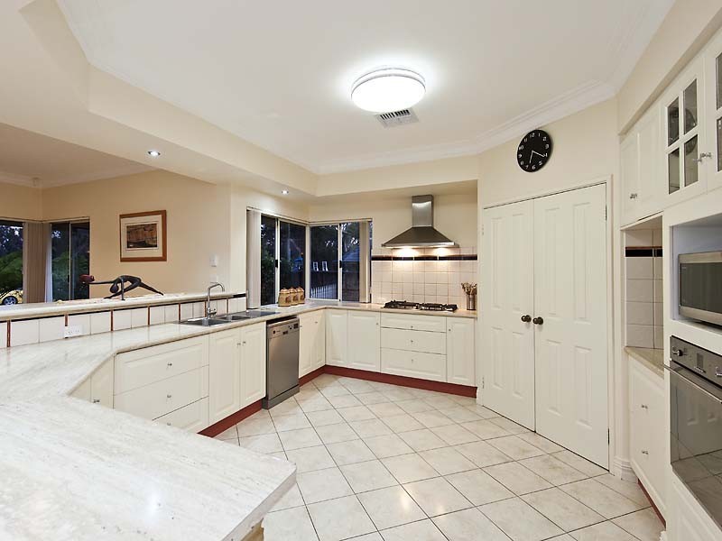 9 Norton Avenue, Mandurah WA 6210