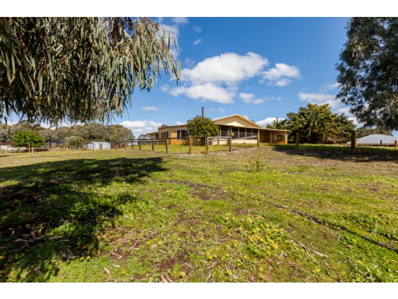 899 Elliott Road, Keysbrook WA 6126