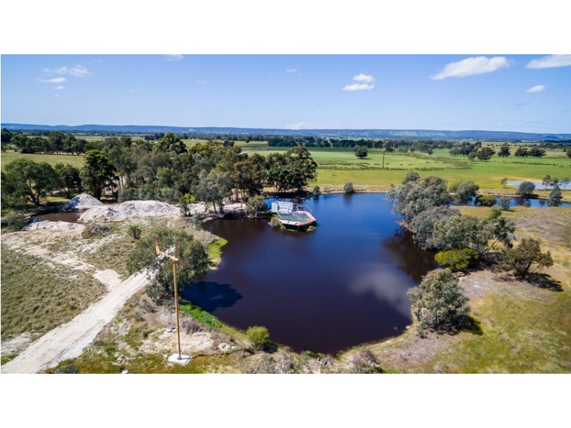 899 Elliott Road, Keysbrook WA 6126