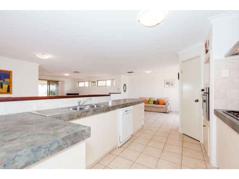 38 Mariners Cove Drive, Dudley Park WA 6210