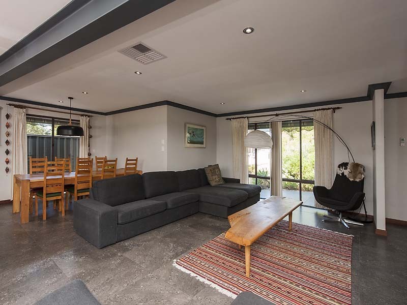 8 Ivanhoe Crescent, Falcon WA 6210