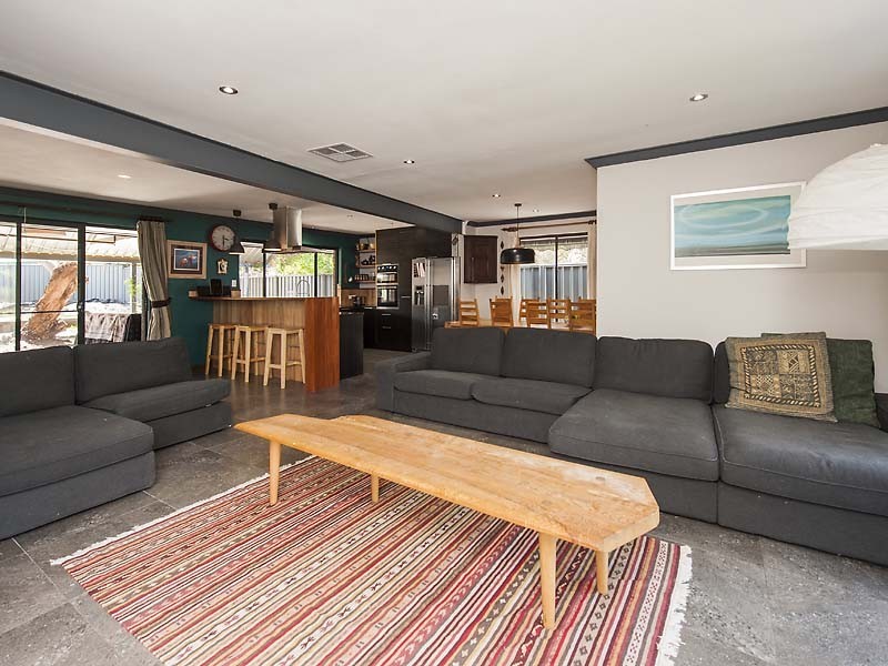 8 Ivanhoe Crescent, Falcon WA 6210