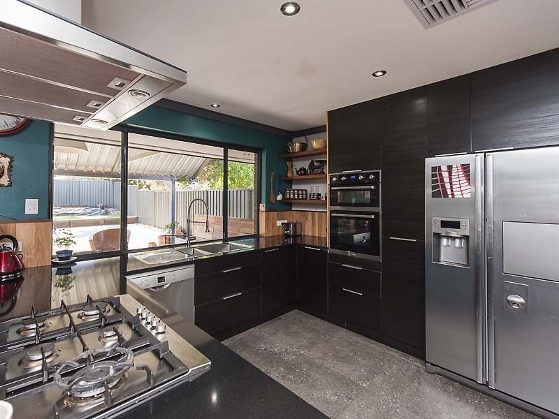 8 Ivanhoe Crescent, Falcon WA 6210