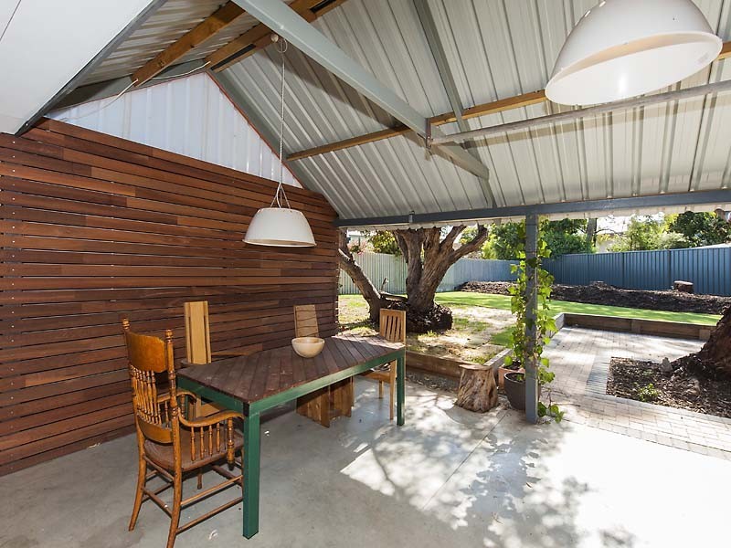 8 Ivanhoe Crescent, Falcon WA 6210