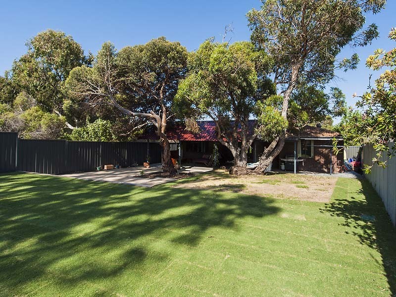 8 Ivanhoe Crescent, Falcon WA 6210