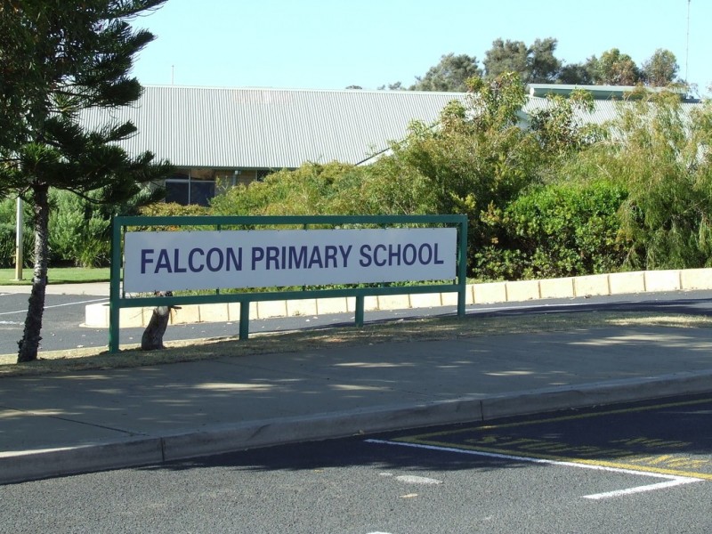 8 Ivanhoe Crescent, Falcon WA 6210