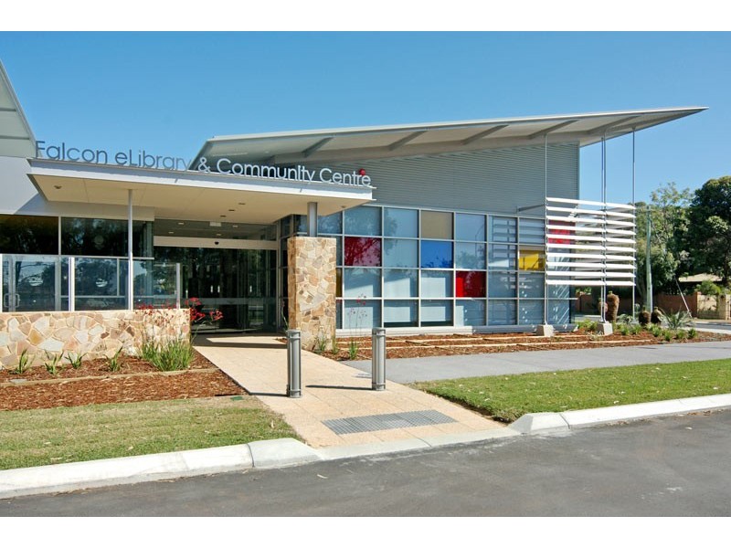 8 Ivanhoe Crescent, Falcon WA 6210