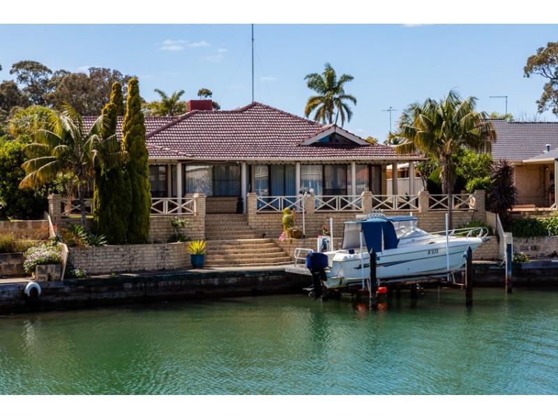 111 Leslie Street, Mandurah WA 6210