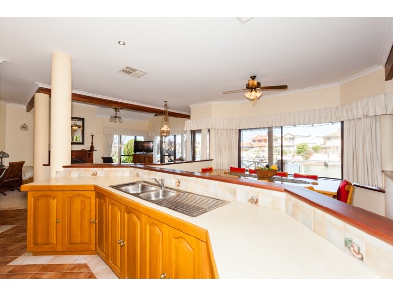 111 Leslie Street, Mandurah WA 6210