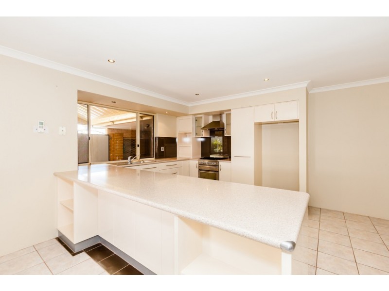 1/32 Caravel Way, Halls Head WA 6210