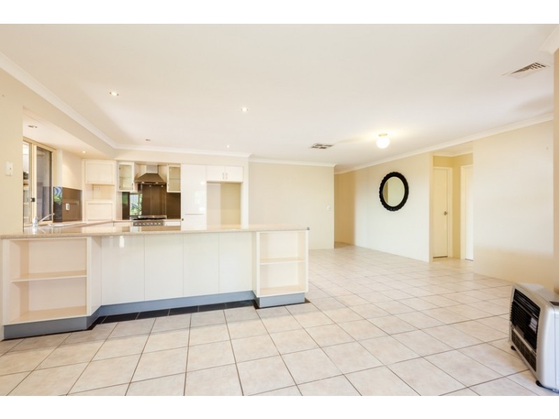 1/32 Caravel Way, Halls Head WA 6210