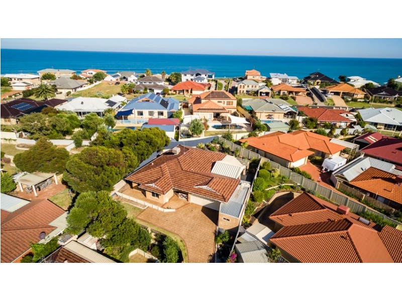 1/32 Caravel Way, Halls Head WA 6210