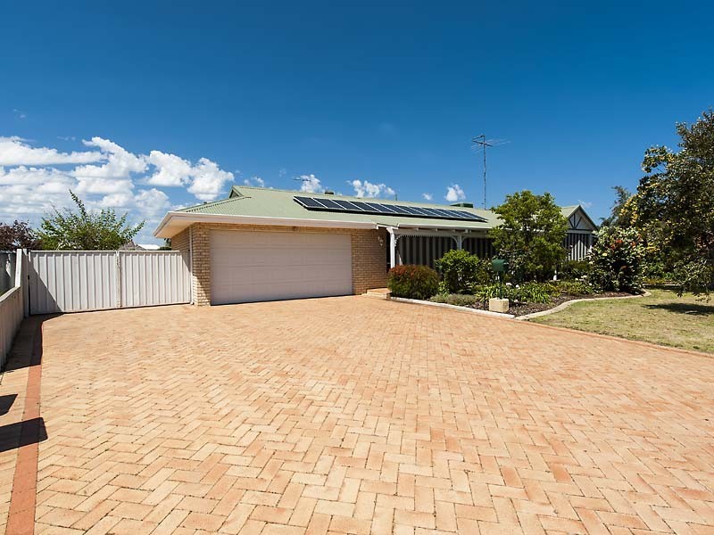 10 Oakleigh Drive, Erskine WA 6210