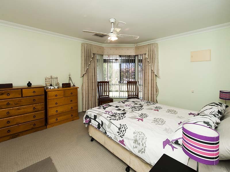 10 Oakleigh Drive, Erskine WA 6210