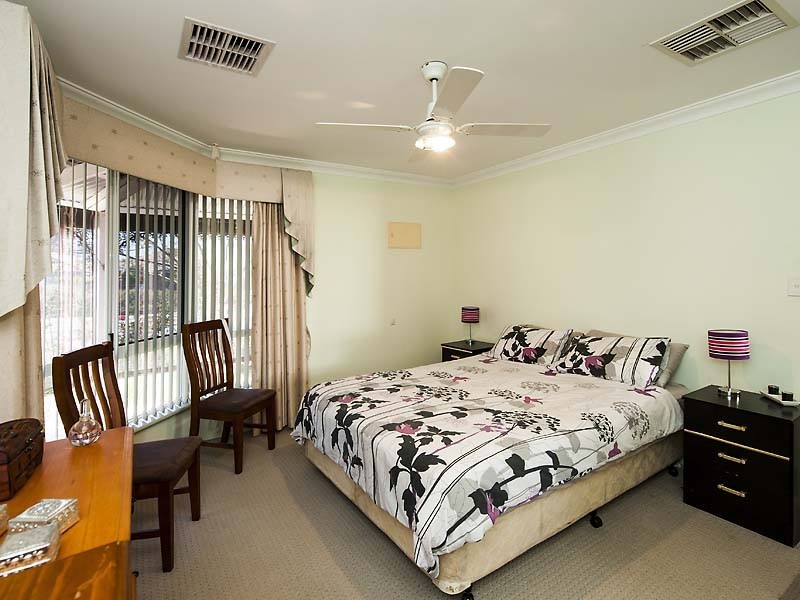 10 Oakleigh Drive, Erskine WA 6210
