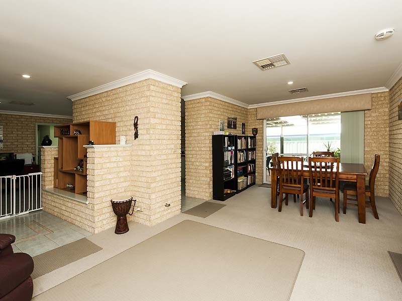 10 Oakleigh Drive, Erskine WA 6210