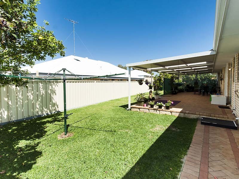 10 Oakleigh Drive, Erskine WA 6210