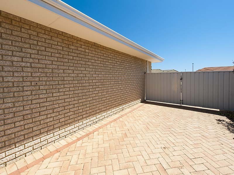 10 Oakleigh Drive, Erskine WA 6210