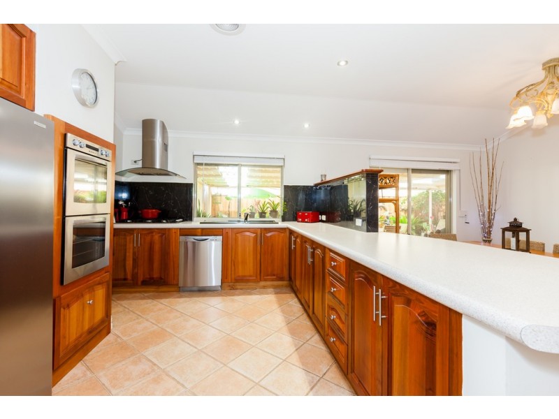 15 Castaway Cove, Halls Head WA 6210