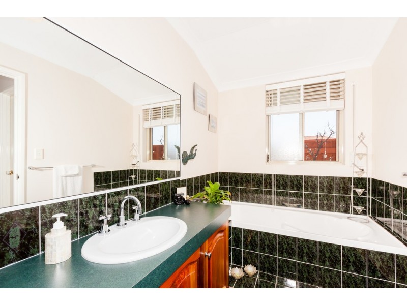 15 Castaway Cove, Halls Head WA 6210