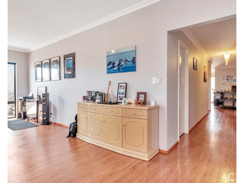 6 Gael Place, Dudley Park WA 6210