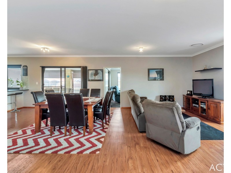 6 Gael Place, Dudley Park WA 6210