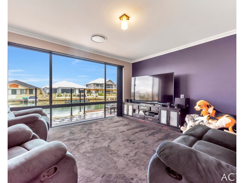 6 Gael Place, Dudley Park WA 6210