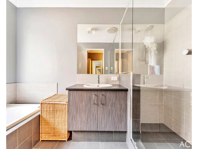 6 Gael Place, Dudley Park WA 6210