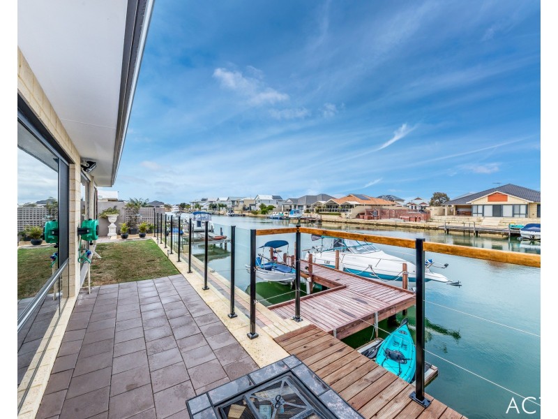 6 Gael Place, Dudley Park WA 6210