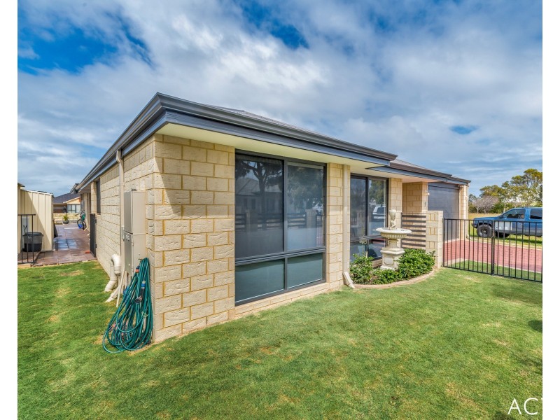 6 Gael Place, Dudley Park WA 6210