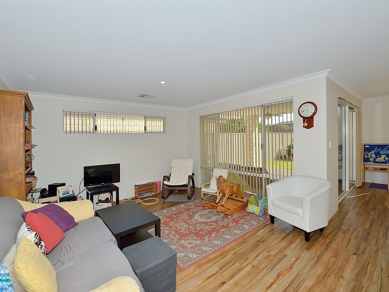 38 Kitchener Street, Dudley Park WA 6210