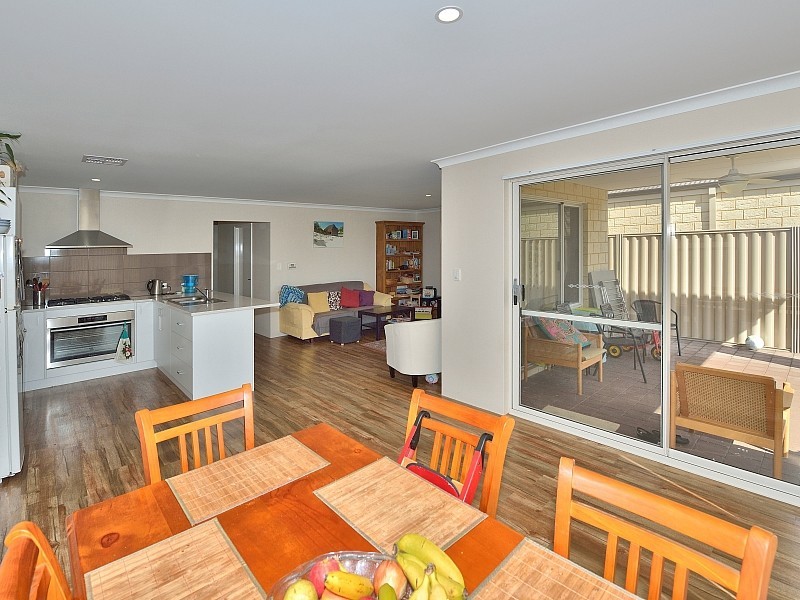 38 Kitchener Street, Dudley Park WA 6210