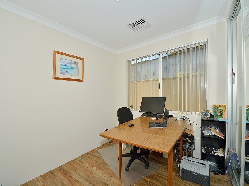 38 Kitchener Street, Dudley Park WA 6210