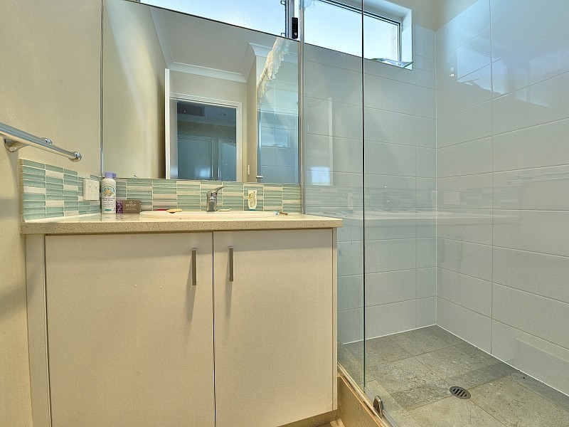 38 Kitchener Street, Dudley Park WA 6210