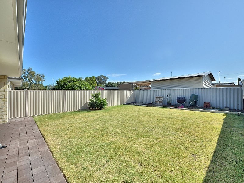 38 Kitchener Street, Dudley Park WA 6210