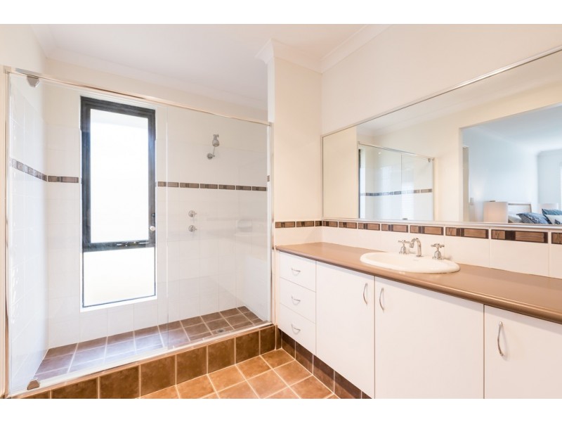 6 Hokitika Drive, Dudley Park WA 6210