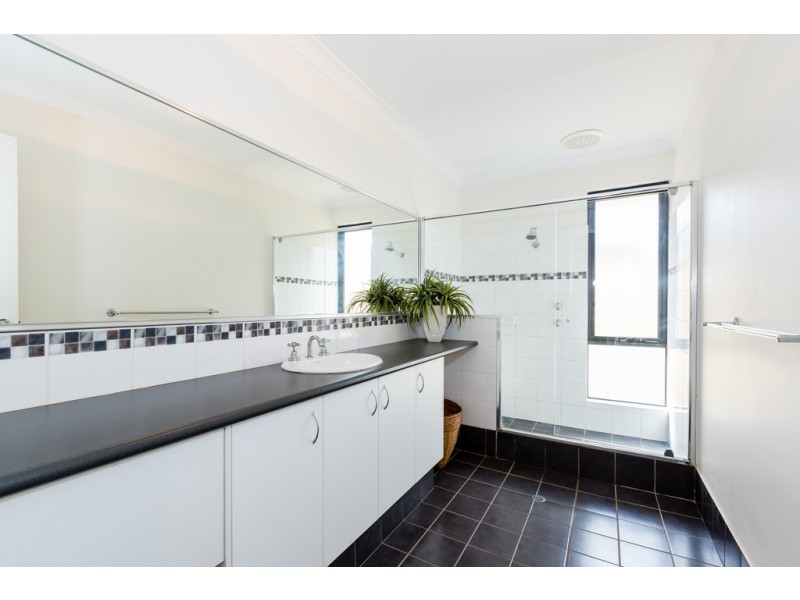 6 Hokitika Drive, Dudley Park WA 6210